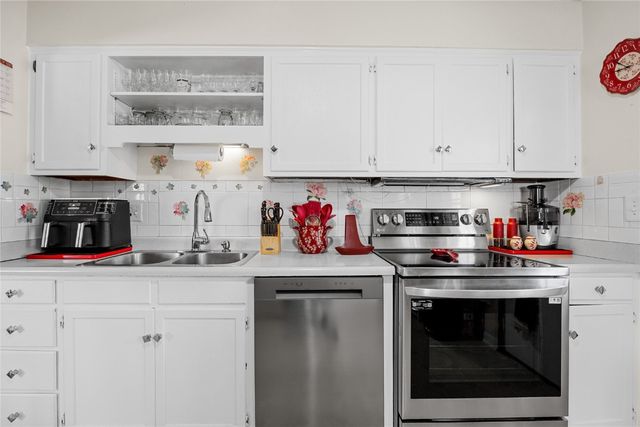 2003 9th Street Place, Coralville, IA 52241