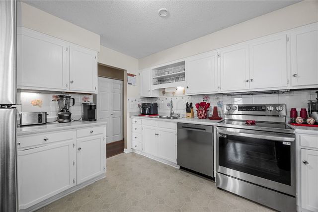 2003 9th Street Place, Coralville, IA 52241