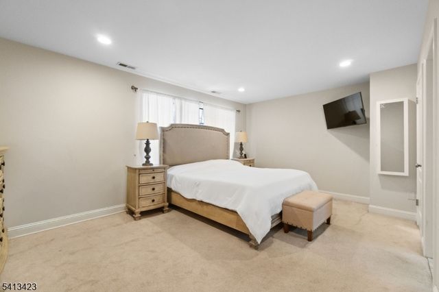 42 Lexington Ln E, West Milford Twp., NJ 07480