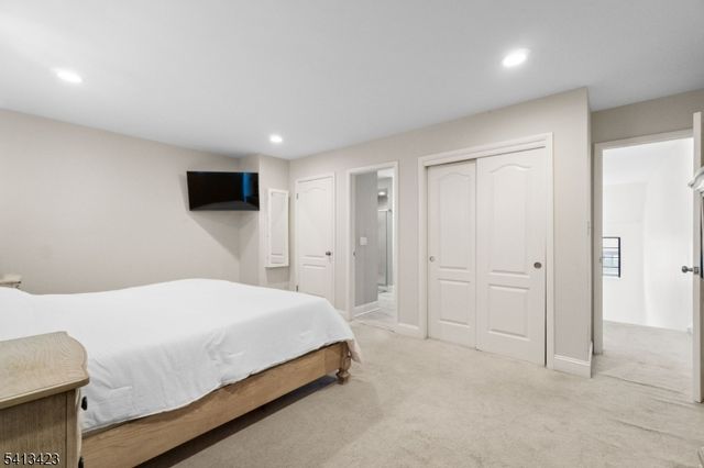 42 Lexington Ln E, West Milford Twp., NJ 07480