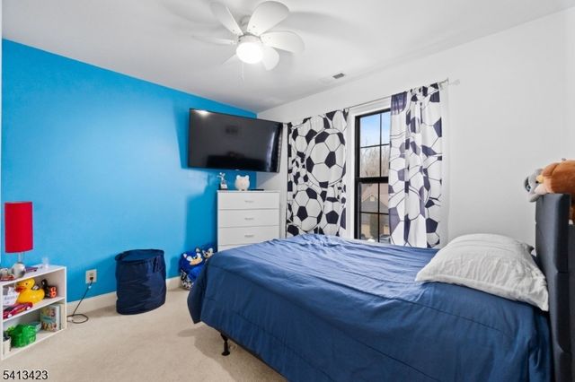 42 Lexington Ln E, West Milford Twp., NJ 07480