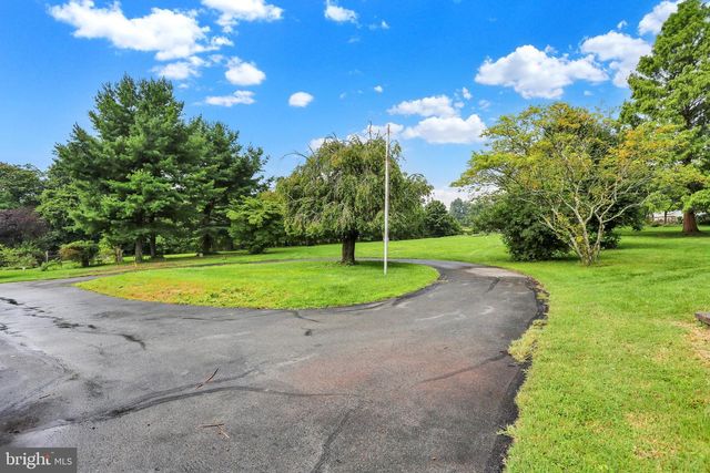 36 ANTIETAM RD, Temple, PA 19560