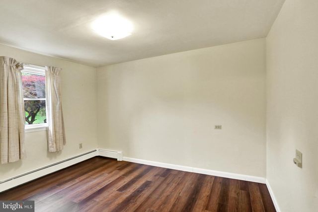 36 ANTIETAM RD, Temple, PA 19560