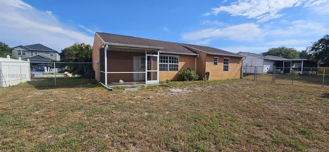613 SW Sandbar Ter, Port St. Lucie, FL 34953