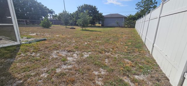 613 SW Sandbar Ter, Port St. Lucie, FL 34953