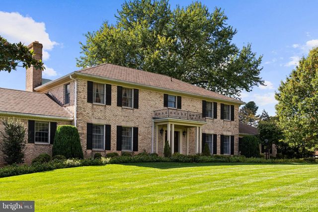 1207 TOWLSTON RD, Great Falls, VA 22066