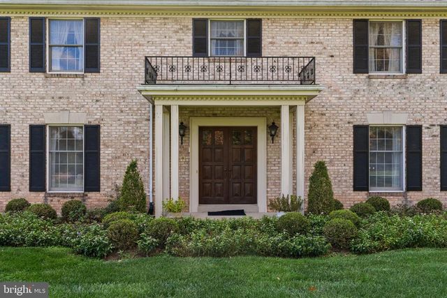 1207 TOWLSTON RD, Great Falls, VA 22066