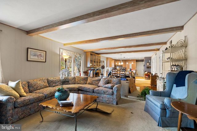 1207 TOWLSTON RD, Great Falls, VA 22066