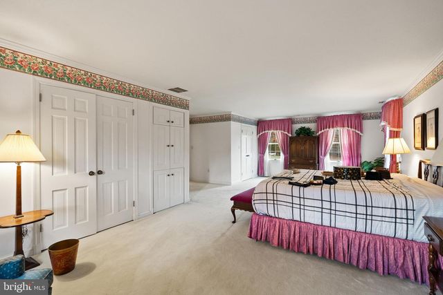 1207 TOWLSTON RD, Great Falls, VA 22066