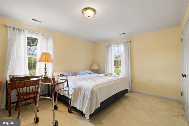 1207 TOWLSTON RD, Great Falls, VA 22066