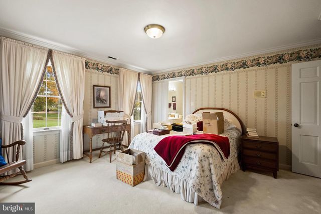 1207 TOWLSTON RD, Great Falls, VA 22066