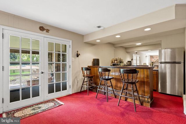 1207 TOWLSTON RD, Great Falls, VA 22066