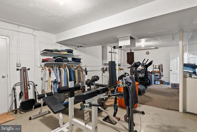 1207 TOWLSTON RD, Great Falls, VA 22066