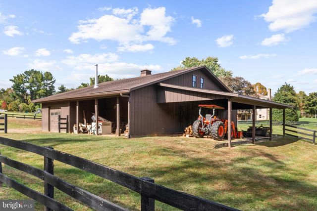 1207 TOWLSTON RD, Great Falls, VA 22066