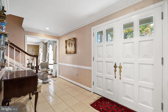 1207 TOWLSTON RD, Great Falls, VA 22066