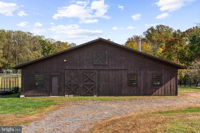 1207 TOWLSTON RD, Great Falls, VA 22066