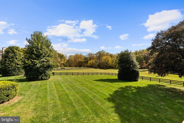 1207 TOWLSTON RD, Great Falls, VA 22066