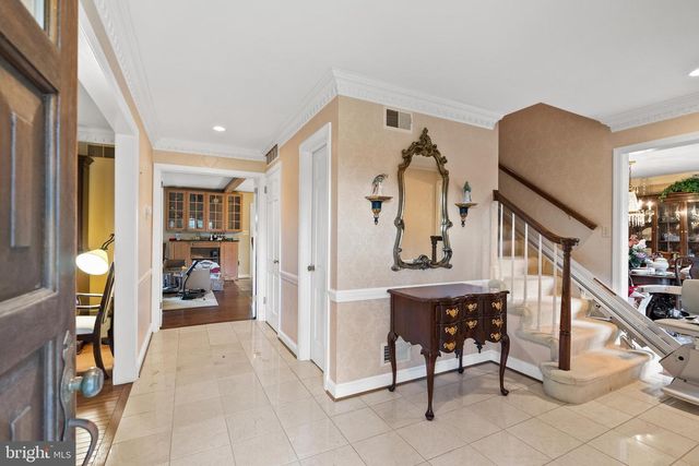 1207 TOWLSTON RD, Great Falls, VA 22066