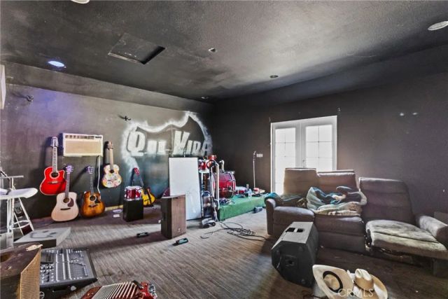 19345 Warren, Riverside, CA 92508