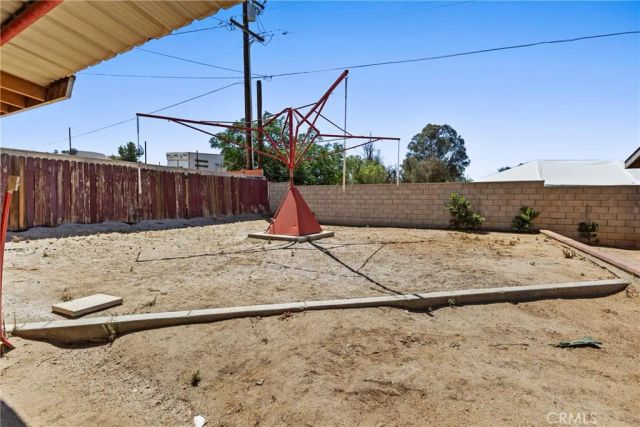 19345 Warren, Riverside, CA 92508