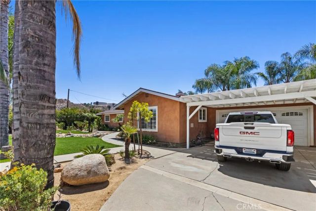 19345 Warren, Riverside, CA 92508