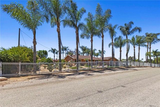 19345 Warren, Riverside, CA 92508
