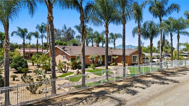 19345 Warren, Riverside, CA 92508