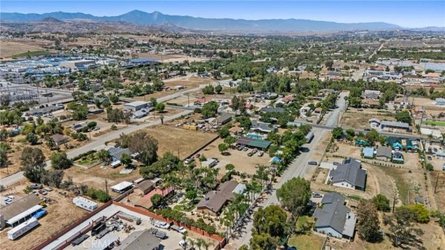 19345 Warren, Riverside, CA 92508