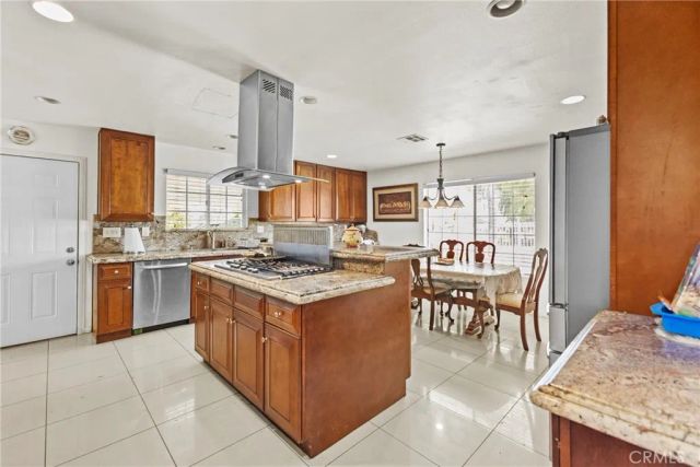19345 Warren, Riverside, CA 92508