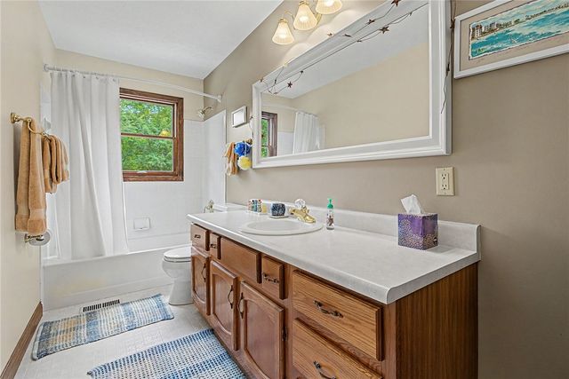 860 Scenic Knoll, Tipp City, OH 45371