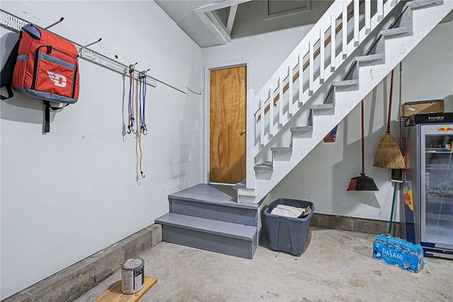 860 Scenic Knoll, Tipp City, OH 45371