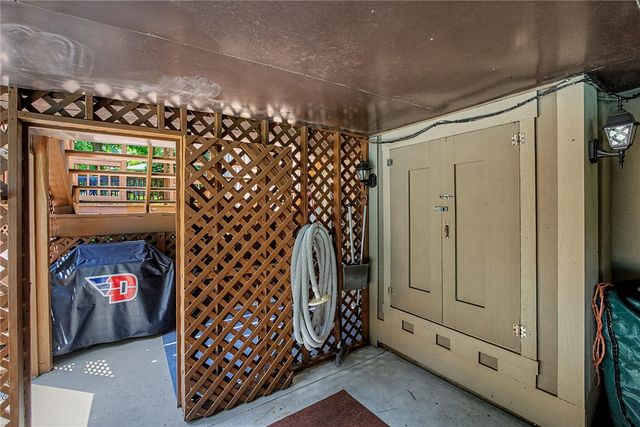 860 Scenic Knoll, Tipp City, OH 45371