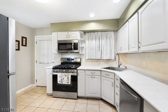 14 Kemp Dr, Springfield Twp., NJ 07081
