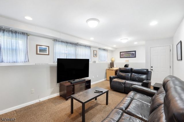 14 Kemp Dr, Springfield Twp., NJ 07081