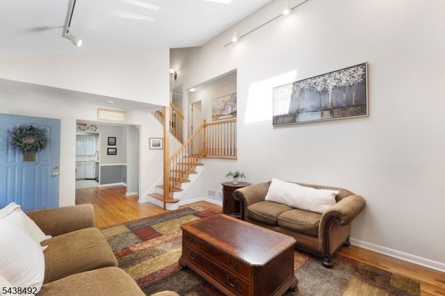 14 Kemp Dr, Springfield Twp., NJ 07081
