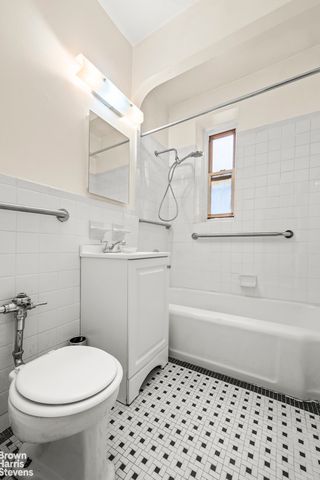 7714 113th St Apt 3O, New York City, NY 11375