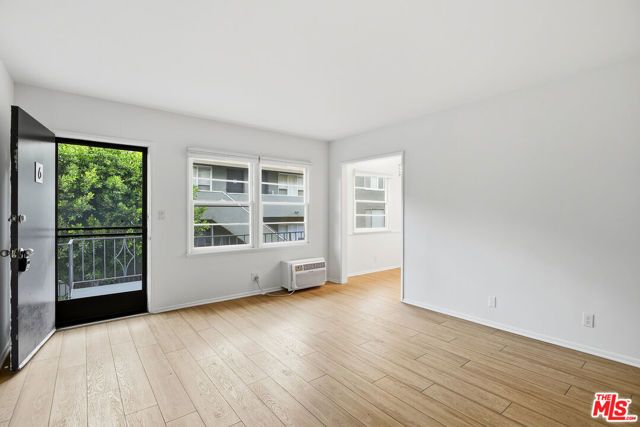 1944 S Beverly Glen Boulevard 6, Los Angeles, CA 90025