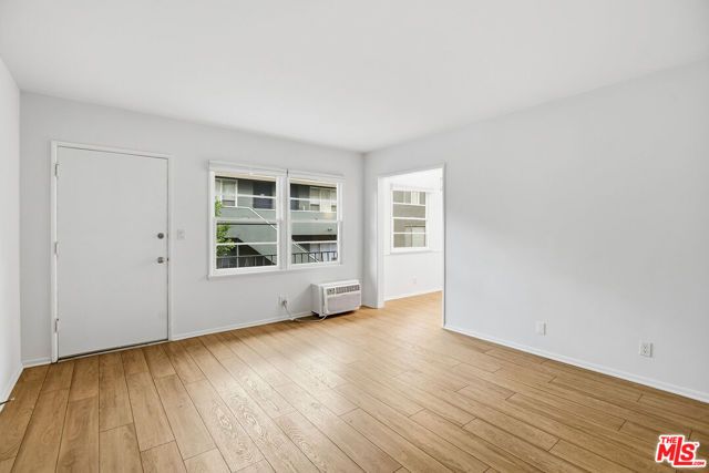 1944 S Beverly Glen Boulevard 6, Los Angeles, CA 90025