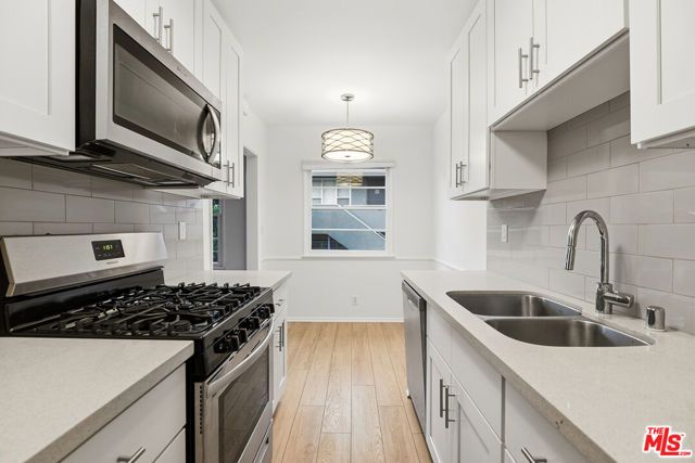 1944 S Beverly Glen Boulevard 6, Los Angeles, CA 90025