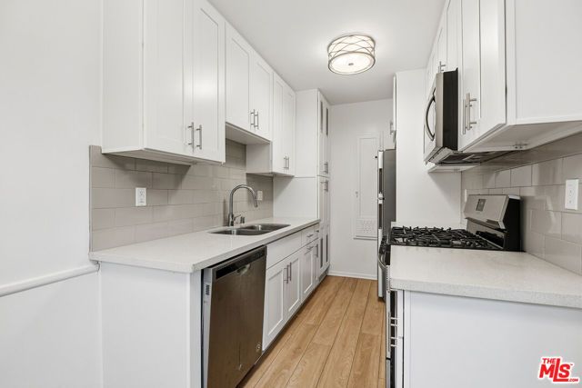 1944 S Beverly Glen Boulevard 6, Los Angeles, CA 90025