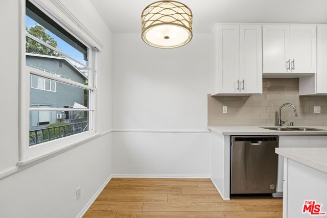 1944 S Beverly Glen Boulevard 6, Los Angeles, CA 90025