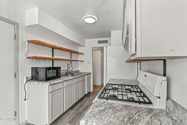 10484 NOLAN Drive, El Paso, TX 79924