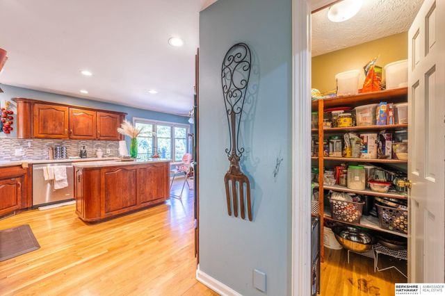 16606 Mason Street, Omaha, NE 68118