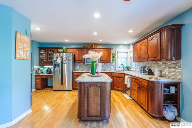 16606 Mason Street, Omaha, NE 68118