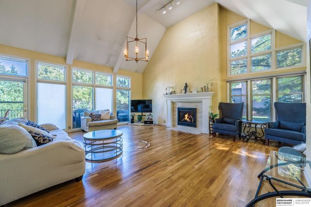 16606 Mason Street, Omaha, NE 68118