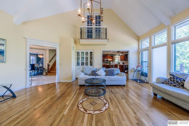 16606 Mason Street, Omaha, NE 68118