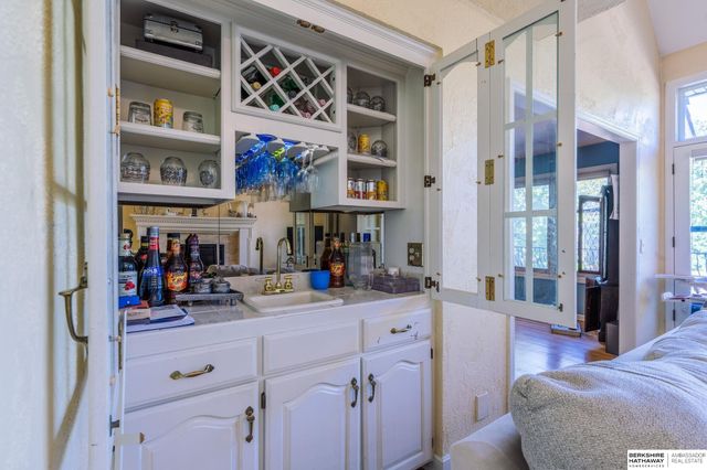 16606 Mason Street, Omaha, NE 68118