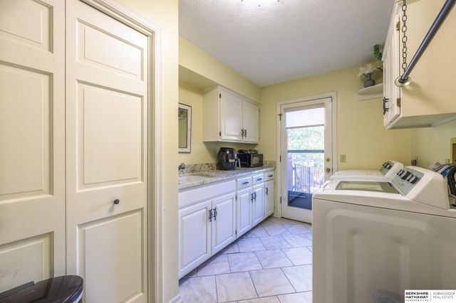 16606 Mason Street, Omaha, NE 68118