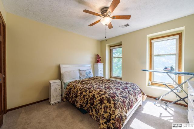 16606 Mason Street, Omaha, NE 68118