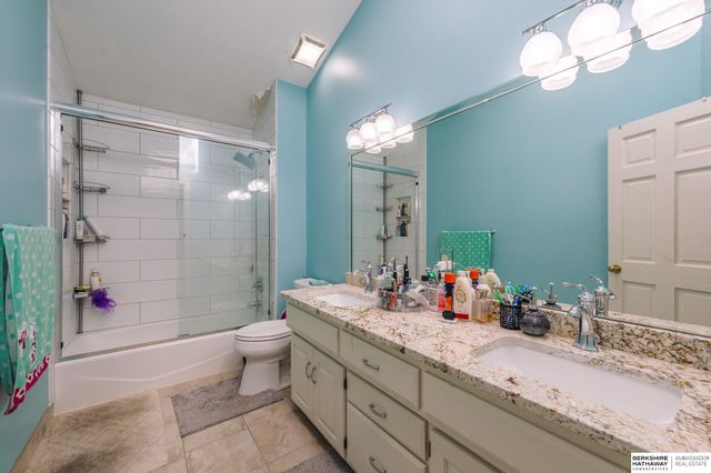 16606 Mason Street, Omaha, NE 68118